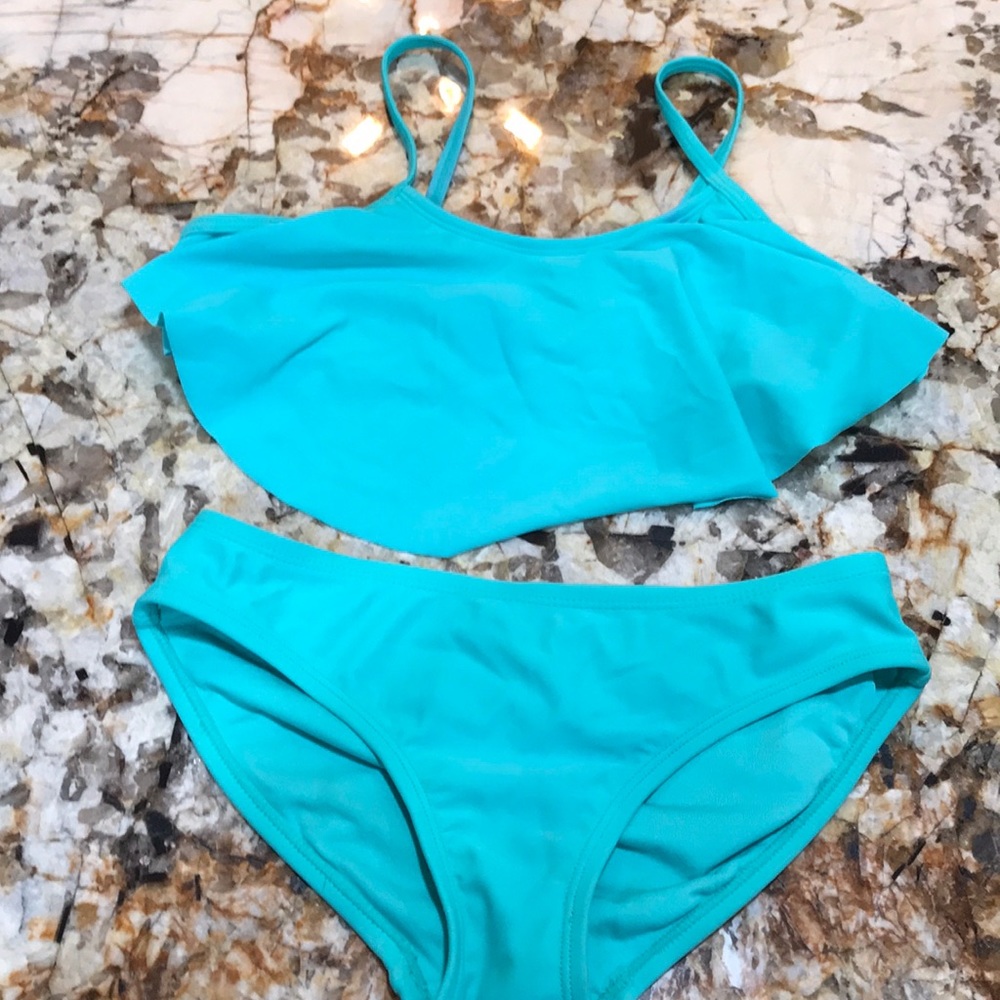 Worn old navy swimsuit for girls